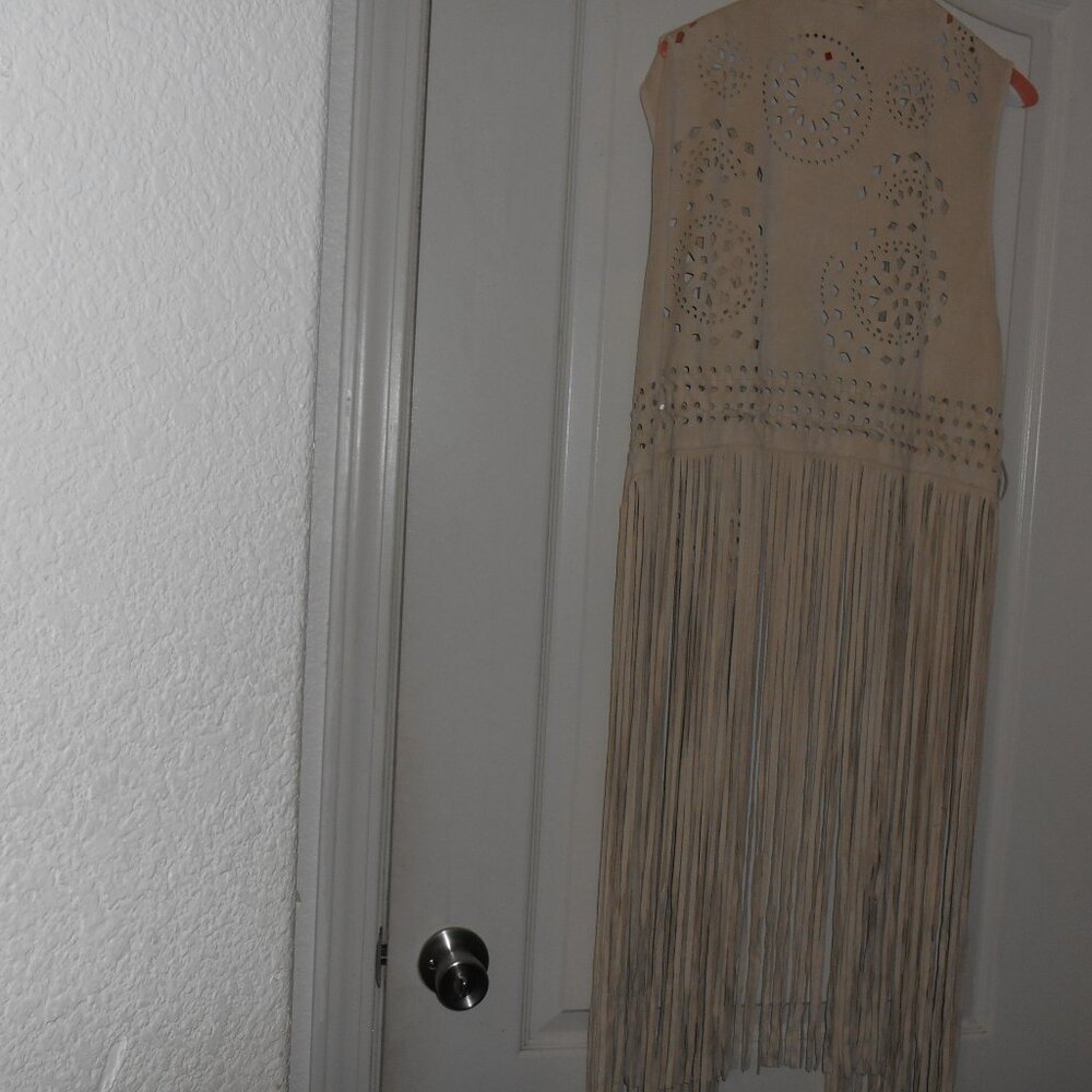 WESTERN BOHO STYLE TAN FAUX SUEDE LEATHER FRINGE EYELET VEST PYRAMID COLLECTION - Picture 7 of 13